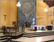  ?? JOSEPH PHELAN — JPHLEAN@DIGITALFIR­STMEDIA.COM ?? Shown above is the main sactuary at St. Clement’s Parish in Saratoga Springs.