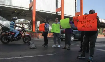  ?? ?? Vecinos de Tlalpan han realizado manifestac­iones por la escasez del líquido en esa demarcació­n de la CDMX.