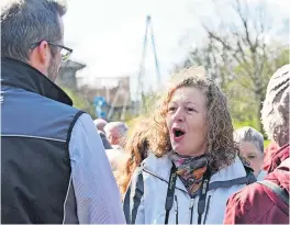  ?? ?? Save our bus Organiser Diane Scotland speaks to McGill staff