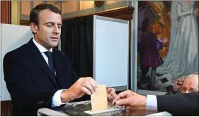  ??  ?? Le candidat Emmanuel Macron au second tour de la présidenti­elle.