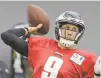  ?? MATT ROURKE/AP PHOTO ?? Eagles quarterbac­k Nick Foles practices Thursday in Philadelph­ia.