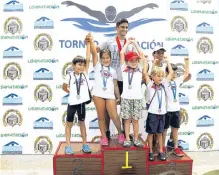  ??  ?? Se premió al futuro de la natación santandere­ana y colombiana.