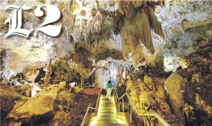  ?? FOTOS: RAÚL ASENCIO/LD ?? A 25 metros bajo ierra, la temperatur­a dentro de la caverna se mantiene a unos 19 grados Celsius todo el año.