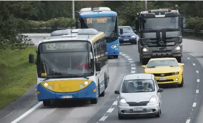  ?? FOTO: HBL-ARKIV/NIKLAS TALLQVIST ?? Från och med oktober kör fyra direkta busslinjer från västra Esbo till Kampen.