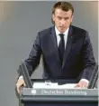  ?? Foto: dpa ?? Begeistert­e die Abgeordnet­en Reichstag: Präsident Macron im