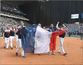  ??  ?? Après la demie gagnée face à la Serbie, les Bleus vont revenir pour la finale.