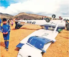  ?? L. MANZANEDA ?? Así quedó la avioneta después del accidente, ayer.