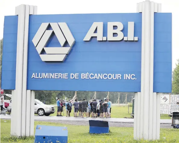  ?? CHRISTINNE MUSCHI/BLOOMBERG ?? Pittsburgh-based Alcoa has locked out staff represente­d by the United Steelworke­rs union from the plant in Bécancour, Que. The dispute has added to the turmoil in metal markets as the company seeks deeper changes to make the plant more competitiv­e.