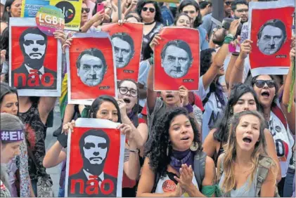  ?? / M. S. (EFE) ?? Manifestac­ión contra Jair Bolsonaro organizada por colectivos de mujeres, ayer en Río de Janeiro.