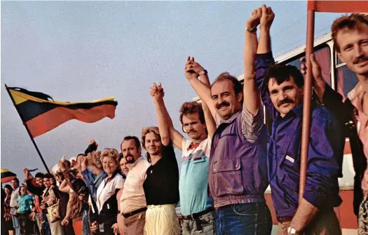  ?? Bild: Kusurija/Wikimedia Commons ?? Den 23 augusti 1989 formade de baltiska folken en kedja av människor hand i hand, från Vilnius i söder genom Riga till Tallinn i norr, för att manifester­a mot despoti och kräva sin frihet.