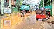  ?? ?? The condition of the Dodangahah­ena Road in Gothatuwa, where the acciddent occurred. Pix by Eshan Fernando