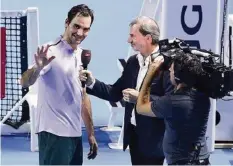  ?? KEYSTONE ?? Heinz Günthardt im SRF-Interview mit Roger Federer.