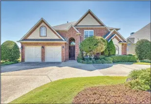  ?? ?? For more informatio­n or to schedule a private showing contact Meza Harris at 479-366-2626 or mharris@lindsey.com.