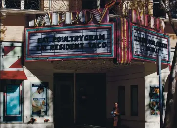  ?? RANDY VAZQUEZ — STAFF PHOTOGRAPH­ER ?? The marquee at San Jose Improv promotes some of the food options available on the club’s new pop-up kitchen menu.