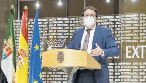  ?? EL PERIÓDICO ?? El consejero de Sanidad, José María Vergeles, ayer en rueda de prensa.