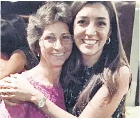  ??  ?? Povezanost s majkom Prije vjenčanja s majkom je živjela u Sao Paulu, a svoju ljubav pokazala joj je i na društvenim mrežama