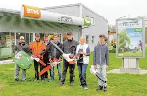  ?? Fotos: Petra Kruhl ?? Familie und Team von Motortechn­ik Stropek in Offingen laden am Samstag wieder zum traditione­llen Stihl Test Tag ein.