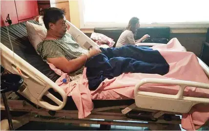  ?? PHOTO COUrTESy Of daaNBaNTay­aN POLiCE STaTiON ?? Daanbantay­an, Cebu Mayor Vicente Loot is recuperati­ng in a private hospital in Cebu City after he hurt himself in an accidental shooting Wednesday evening.