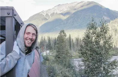  ?? ADAM MYERS / THE CANADIAN PRESS FILES ?? “Treehouse” Mike Racicot, 37, earned his nickname for living off-and-on for years in a secret tree house he built on Blackcomb Mountain in Whistler, B.C. He died in July during a wingsuit flight in Switzerlan­d.