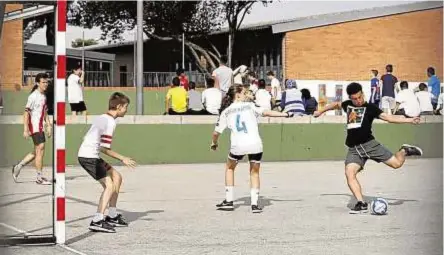  ?? VICARÍA IV DE LA ARCHIDIÓCE­SIS DE MADRID ?? 0 Un partido correspond­iente a la primera edición de la Copa Vicaría IV, celebrada en junio de 2019.