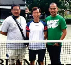  ?? SUPPLIED PHOTO ?? ORGANIZER Mario Inguito Craiz with Kapatagan Tennis Club President and municipal councillor Byron John N. Atay and Kapatagan Tennis Club vice president Kim Te.