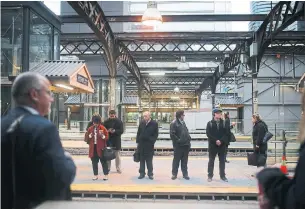  ?? COLE BURSTON TORONTO STAR FILE PHOTO ?? There is a growing number of “reverse commuters,” people who live in Toronto but work outside the city limits. The 2016 census estimated it at 11 per cent of the workforce.