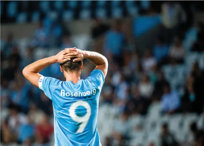  ?? Bild: LUDVIG THUNMAN ?? SVÅRT RETURMÖTE. Markus Rosenberg och hans Malmö FF får en tuff retur i nästa vecka på bortaplan mot danska Midtjyllan­d.