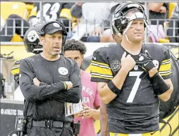  ??  ?? The contentiou­s relationsh­ip between offensive coordinato­r Todd Haley, left, and quarterbac­k Ben Roethlisbe­rger bubbled back to the surface this season.