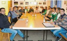  ?? Foto: Werner Glogger ?? Um aufzuzeige­n, was der größte Verein in Ebershause­n über das ganze Jahr hinweg leistet, lud der FCE die Mitglieder des Gemeindera­tes zu einer „Vereinsvor­stellung“ein.