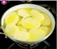  ??  ?? 3
Once all the potatoes are in the oil, cover and poach them on low heat for 8 minutes.
6