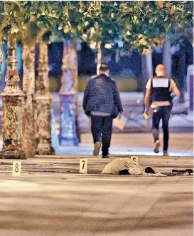  ??  ?? El incidente se dio cerca de un cine parisino.