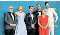  ?? FOTO: FREDERIC J. BROWN/AFP ?? Die Schauspiel­er der HBO-Serie „Succession“posieren bei der Emmy-Verleihung 2022 für die Fotografen. Die Serie ist für 27 Auszeichnu­ngen in diesem Jahr nominiert.