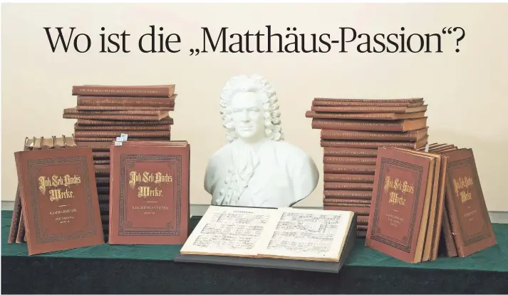  ?? FOTO: GERT MOTHES/BACH-ARCHIV ?? Die im Bach-Archiv Leipzig aufgebaute Gesamtausg­abe aller Werke Bachs, die in Gustav Mahlers Besitz war. Ein Band fehlt – ausgerechn­et die „Matthäus-Passion“in der Ausgabe von 1854.