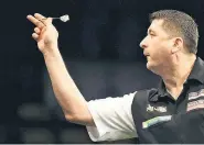  ??  ?? Mensur Suljovic warf in Cardiff unschlagba­r gut, der Wiener gewann die Champions League, kassierte 100.000 Pfund.