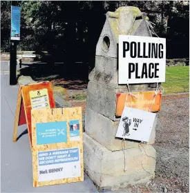  ?? 040517VOX_05 ?? Hopefuls Election posters outside the Albert Halls in Stirling yesterday