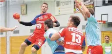  ?? FOTO: IMAGO ?? Führungsfi­gur: Auf Martin Strobel (Nummer 15 ) wird es bei HandballZw­eitligist HBW Balingen-Weilstette­n wieder ankommen. Allerdings ist der Kader um den Ex-Nationalsp­ieler verstärkt worden.