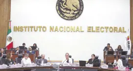  ?? ?? l De los siete institutos políticos, Morena fue el único que no presentó observacio­nes.