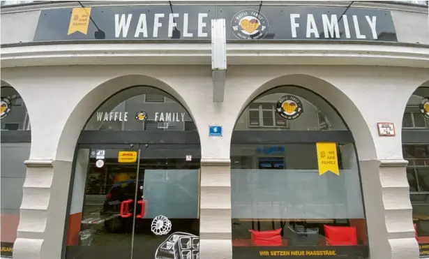  ?? Foto: Barbara Wild ?? Wie geht es mit der Filiale der Waffle Family in Neuburg weiter?