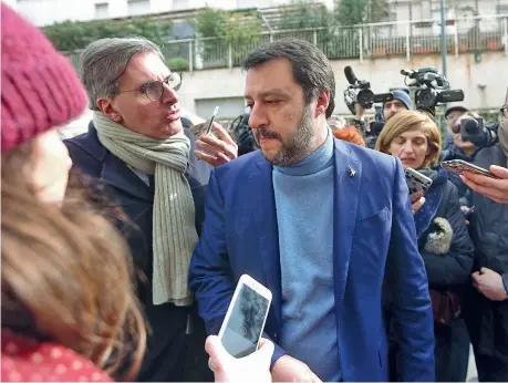  ?? (Lapresse) ?? A Milano
Il segretario della Lega Matteo Salvini, 45 anni, ieri in via Bellerio, sede del Carroccio, per il primo consiglio federale dopo il voto del 4 marzo