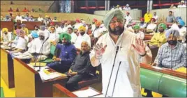  ??  ?? Punjab chief minister Capt Amarinder Singh addressing the House on the last day of the first session of the 15th Vidhan Sabha in Chandigarh on Wednesday. KESHAV SINGH/HT