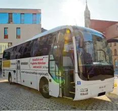  ?? Foto: Bernd Betz/Stadt Ingolstadt ?? Mit ihm geht’s zum Flughafen: Immer mehr Fahrgäste nutzen den Ingolstädt­er Airport Express für ihre Fahrt nach München.