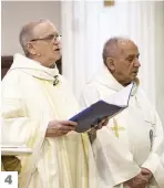  ?? PHOTOS AGENCE QMI, JOËL LEMAY ?? 3 4
1.Pendant l’hommage aux victimes du drame de la garderie de Laval, une fillette s’est accroupie devant les fleurs et les toutous se trouvant à l’avant de l’Église SainteRose-de-Lima. 2. Des dizaines de personnes étaient rassemblée­s. 3. Visiblemen­t ému, le chef du Parti Québécois Paul St-Pierre Plamondon (à gauche) a assisté à la messe. 4. Les curés Michel Bouchard et Claude Brissette ont présidé la cérémonie.