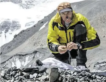  ?? BILD: SN/PRIVAT ?? 2013 musste Rupert Hauer seine Everest-Besteigung aufgeben. „Diesmal werde ich besser auf meine Nase aufpassen“, schreibt er auf seiner Facebook-Seite.
