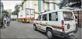  ?? PRATHAM GOKHALE/HT PHOTO ?? A police car escorts the vehicles that will be used to transport the vaccines, at SII in Pune on Monday.