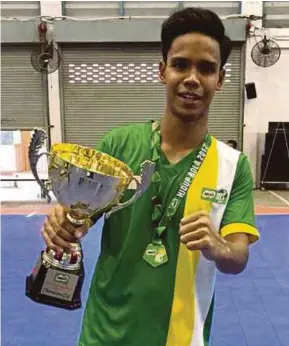  ??  ?? Milo Malaysia’s Luqman Hakim Mustaza emerged as top scorer and helped the team to the Milo Hidup Bola Under-16 Futsal Championsh­ip title in Pattaya yesterday.