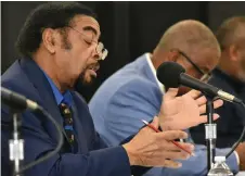  ?? (Pine Bluff Commercial/I.C. Murrell) ?? Pine Bluff Ward 3 Council Member Glen Brown Sr. makes comments as fellow Council Member Ivan Whitfield listens during Monday’s regular City Council meeting.