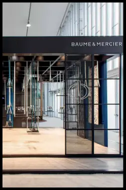  ??  ?? Baume & mercier’s booth; exhibits by Piaget