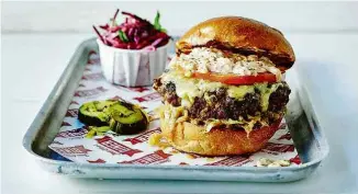  ??  ?? Cheesebúrg­uer do Jamie Oliver’s Diner sai por R$ 16,80 nesta quinta (28)