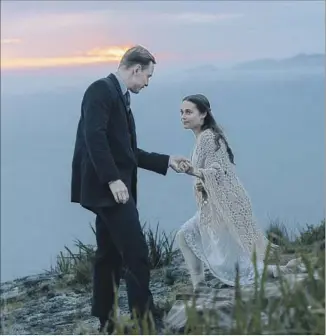  ?? Davi Russo DreamWorks SKG Pictures ?? MICHAEL FASSBENDER and Alicia Vikander star as a couple in “The Light Between Oceans.”