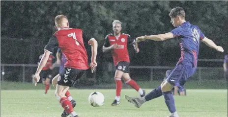  ?? Pix: Chris Moorhouse ?? GOAL Joe Johnson nets (above); Ryan Smart in action (below left) and debutant Blu Boam (below right)